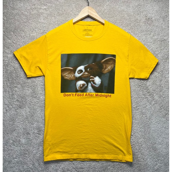 Gremlins Gizmo Dont Feed After Midnight Yellow Graphic T-Shirt Women Small - Picture 2 of 8